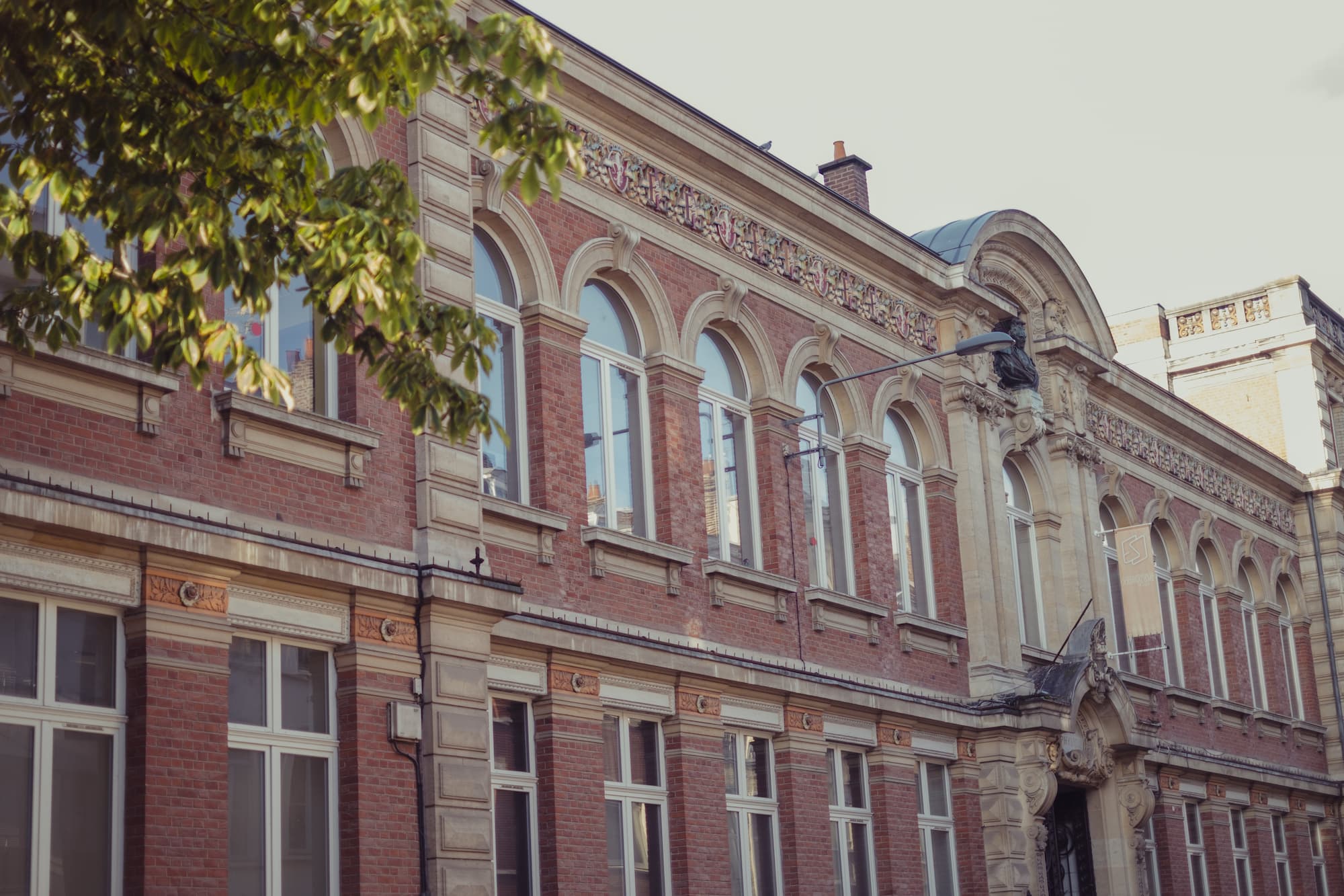 Façade de l'école supérieure de journalisme de Lille